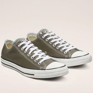 Low Top Converse Chucks